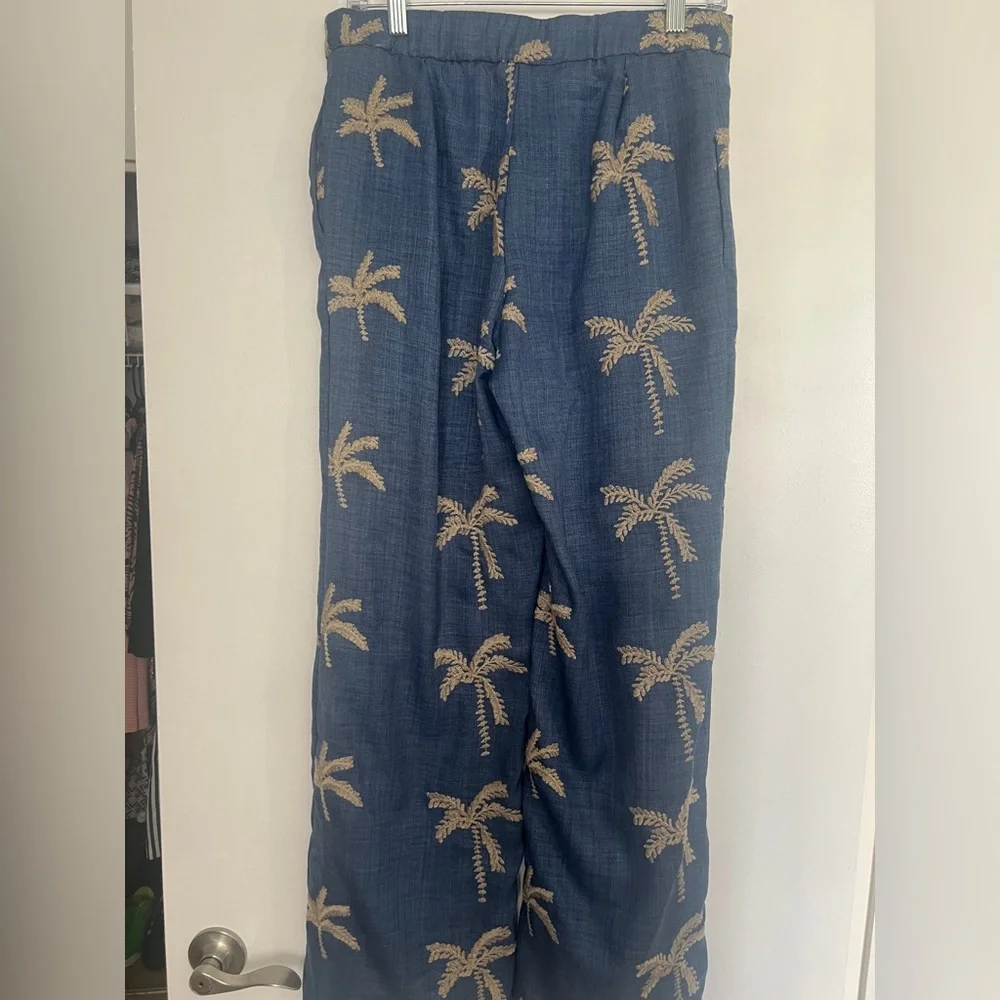 Palm Print Embroidered Wide-Leg Denim-look Pants . - Picture 3 of 6